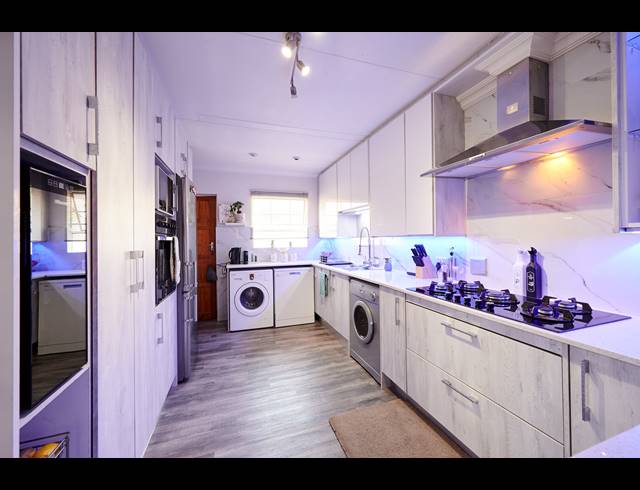 3 BEDROOM SIMPLEX SOLD IN HALFWAY GARDENS
